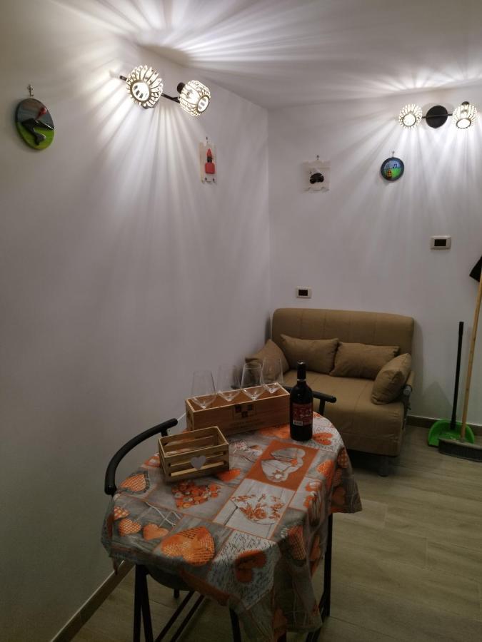 Apartamento Il Rifugio Del Conte Nápoles Exterior foto