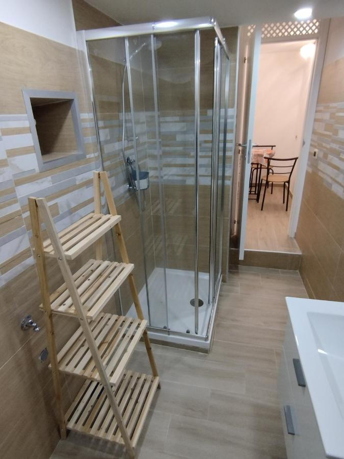 Apartamento Il Rifugio Del Conte Nápoles Exterior foto
