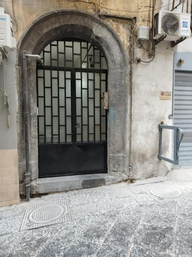 Apartamento Il Rifugio Del Conte Nápoles Exterior foto